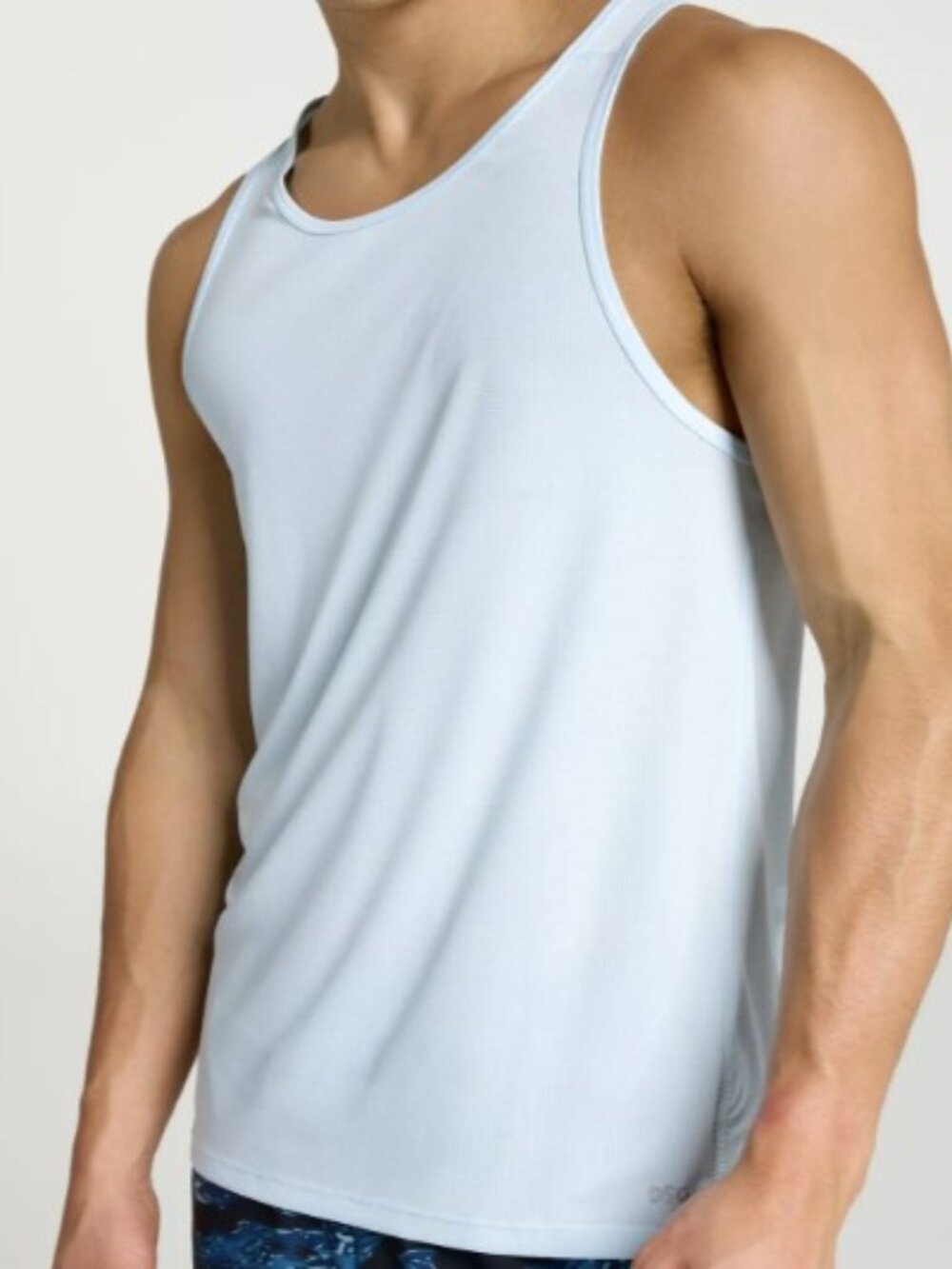 DSG Men's Stride Run Tank white with night time reflector lightweight